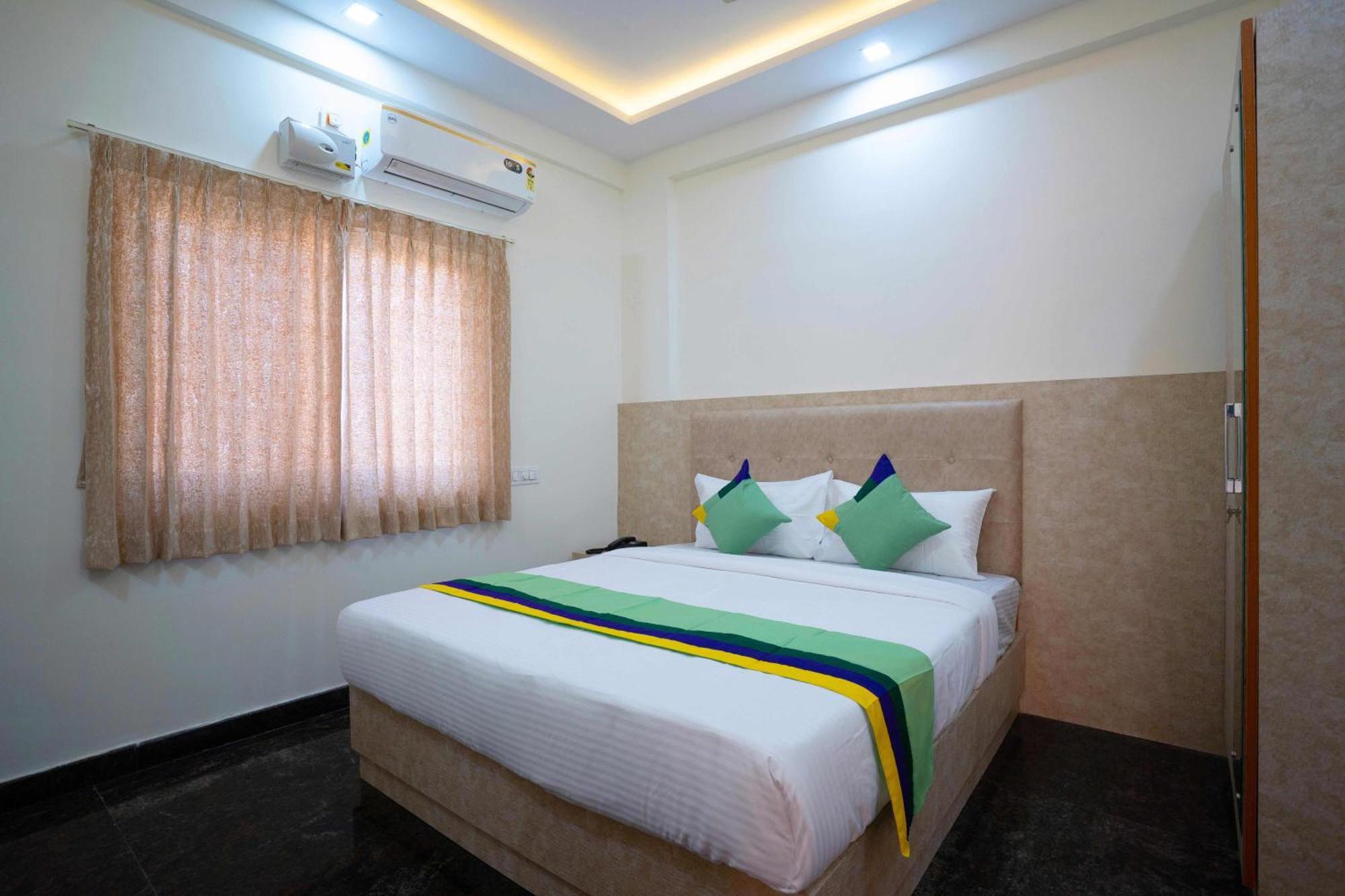 Treebo Galaxy Kings Suites, Hebbal Bangalore Eksteriør billede