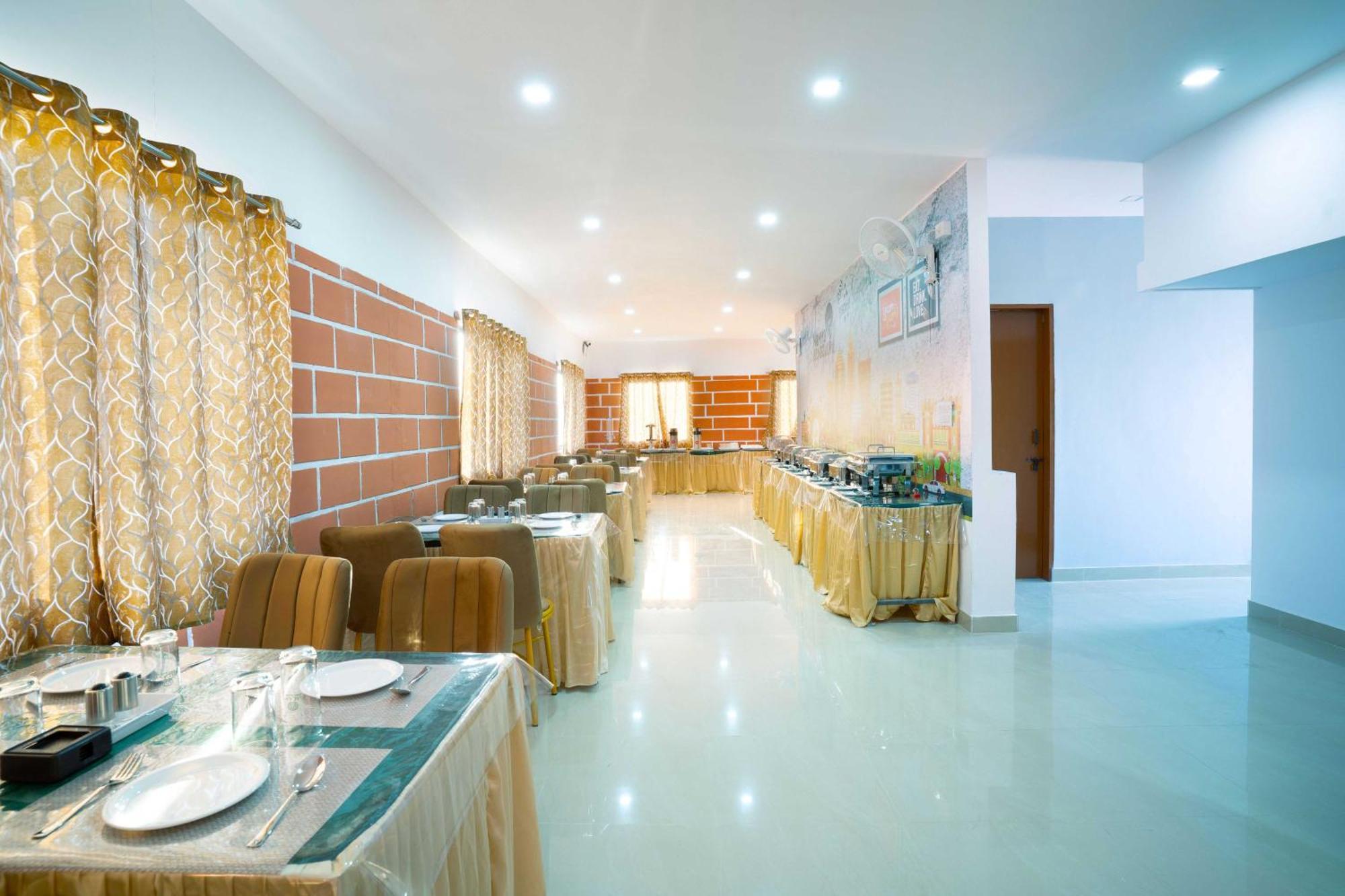 Treebo Galaxy Kings Suites, Hebbal Bangalore Eksteriør billede