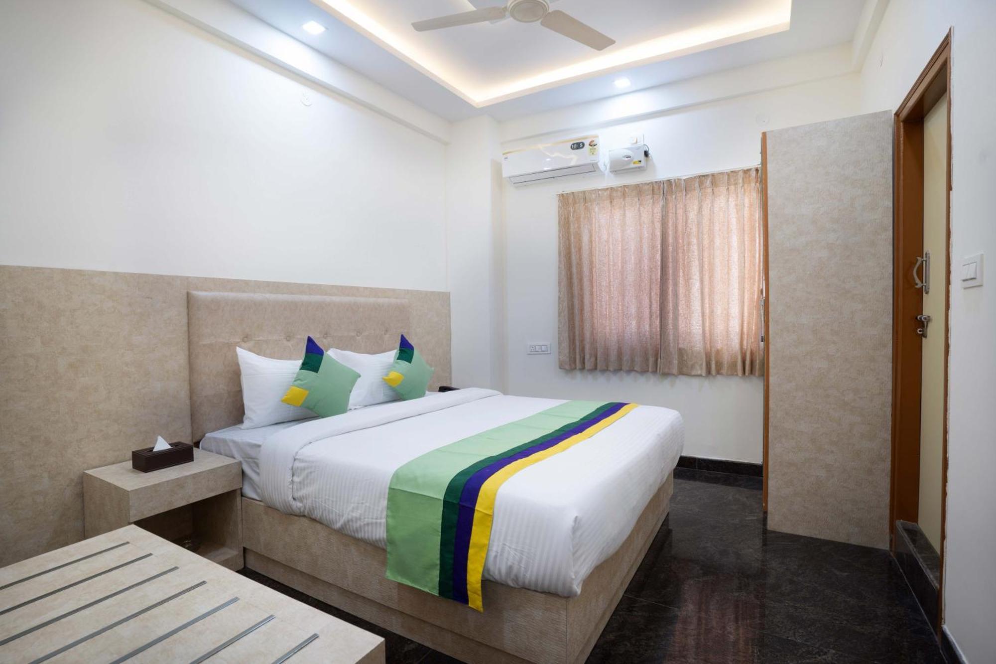 Treebo Galaxy Kings Suites, Hebbal Bangalore Eksteriør billede