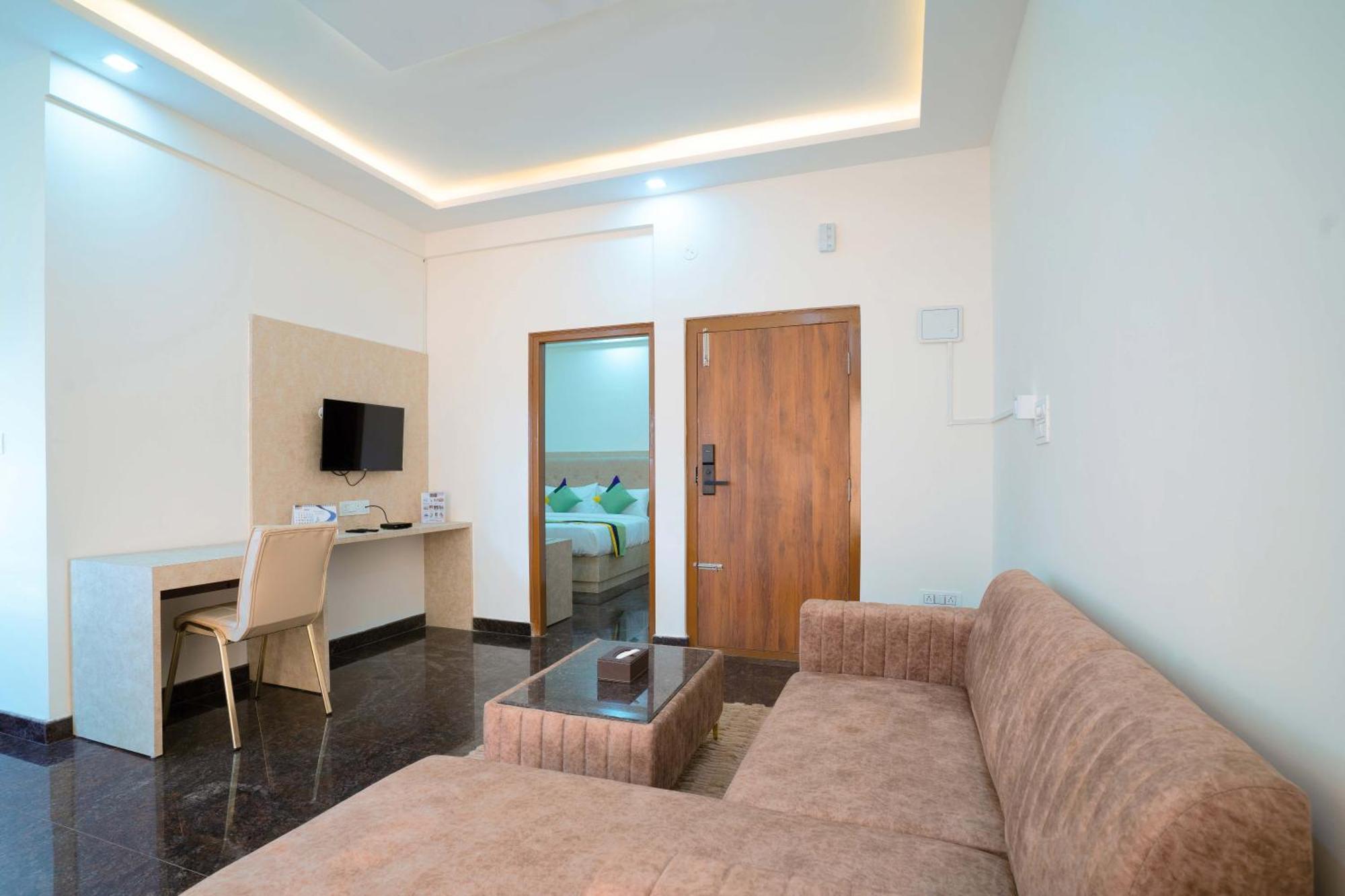Treebo Galaxy Kings Suites, Hebbal Bangalore Eksteriør billede